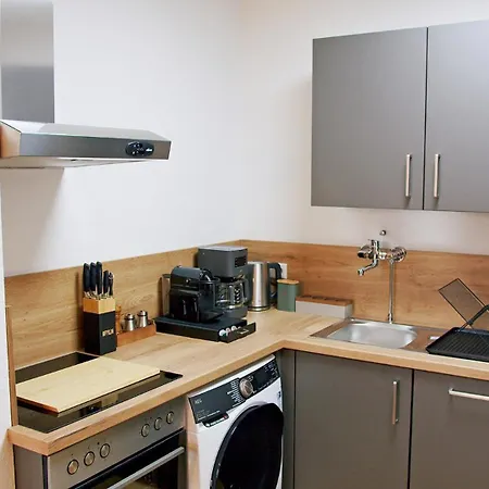 Apartman Westersuites - Purple - 1br Zentral Balkon Wlan 3 Betten Waschtrockner